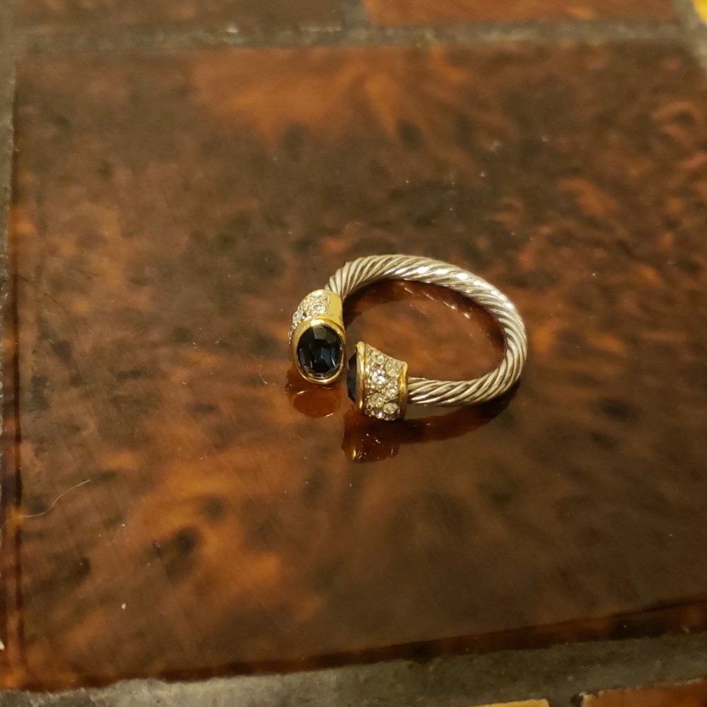 Beautiful Ring with Blue and Clear Rhinestones